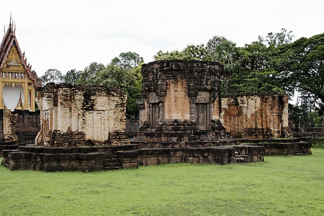 Prasat Sa Kamphaeng Yai-043